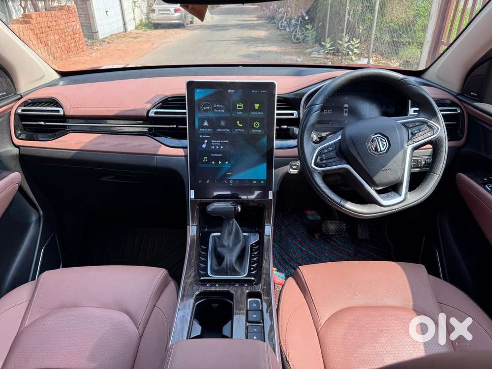 Mg Hector Plus Savvy Pro 1.5 Turbo Petrol Cvt 7 Str, 2024, Petrol
