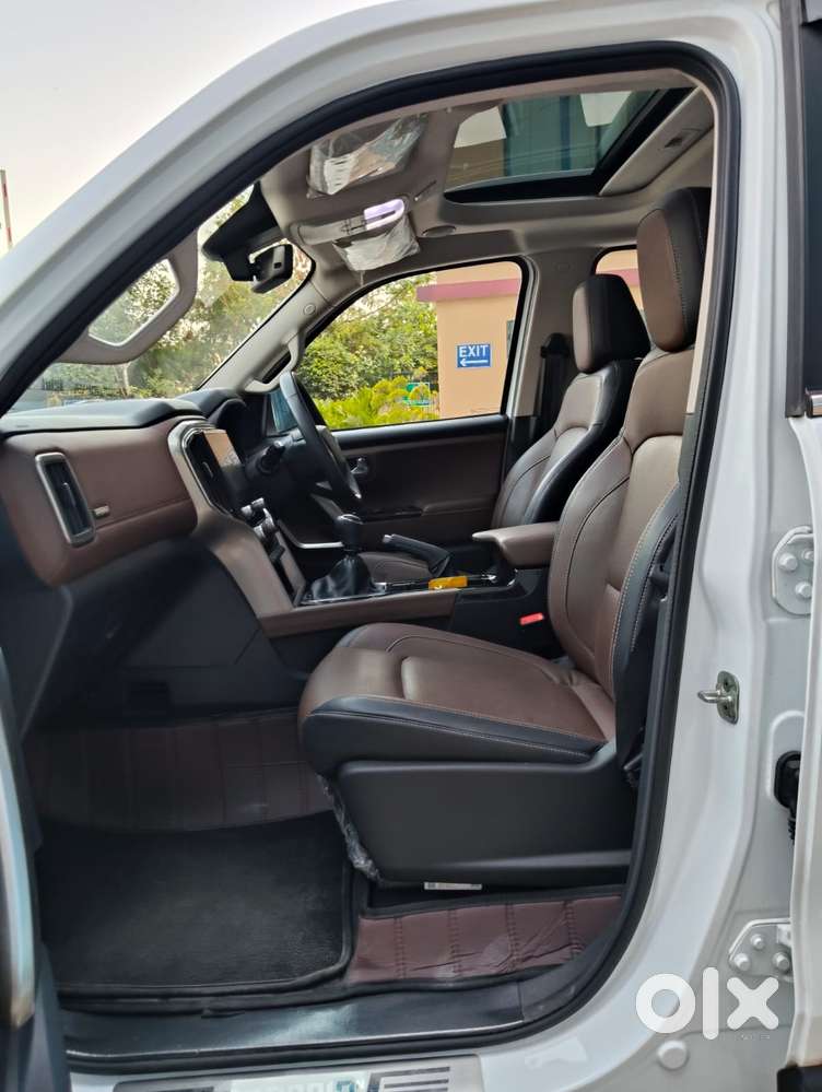 Mahindra Scorpio-n 2.0 Z8 L Petrol Mt 7 Str, 2024, Petrol