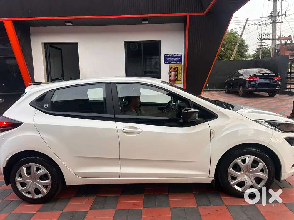 Tata Altroz Xm Plus S Petrol 2024