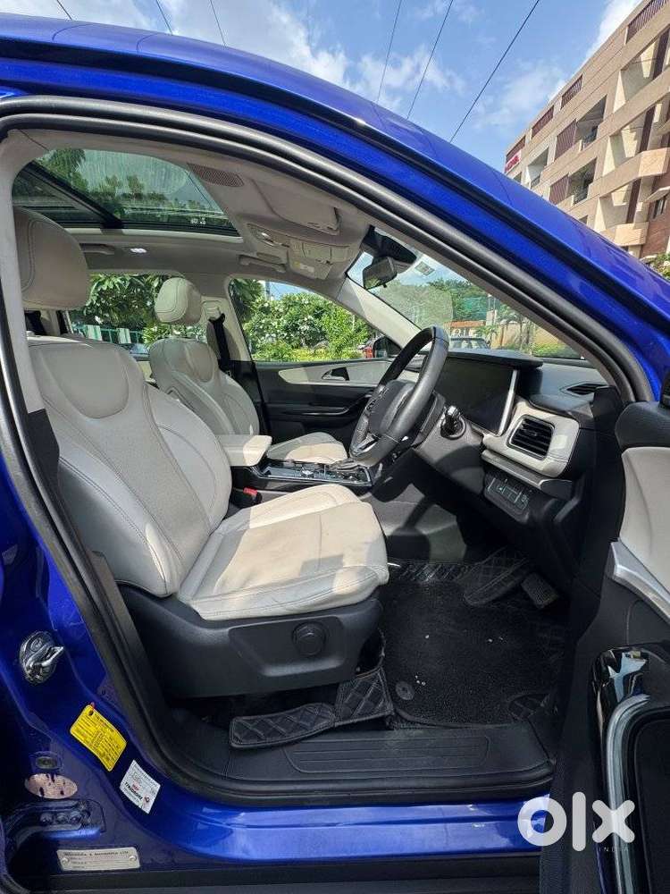 Mahindra Xuv700 Ax7l 6 Str At, 2022, Diesel