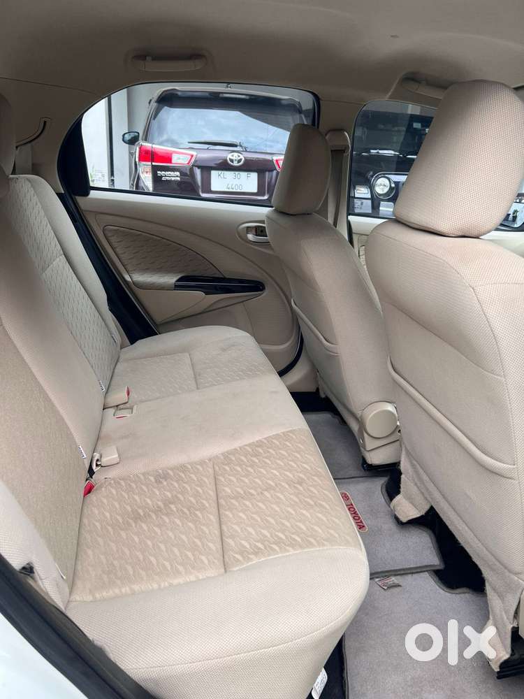 Toyota Etios Liva 1.2 V Dual Tone, 2019, Petrol