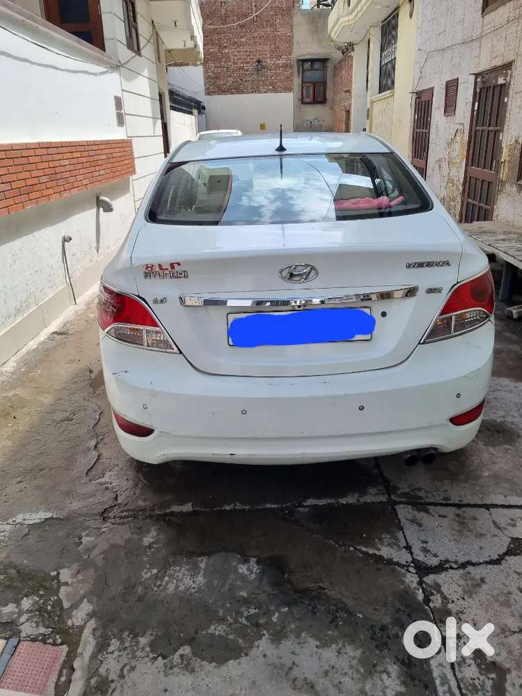 Hyundai Fluidic Verna 2012