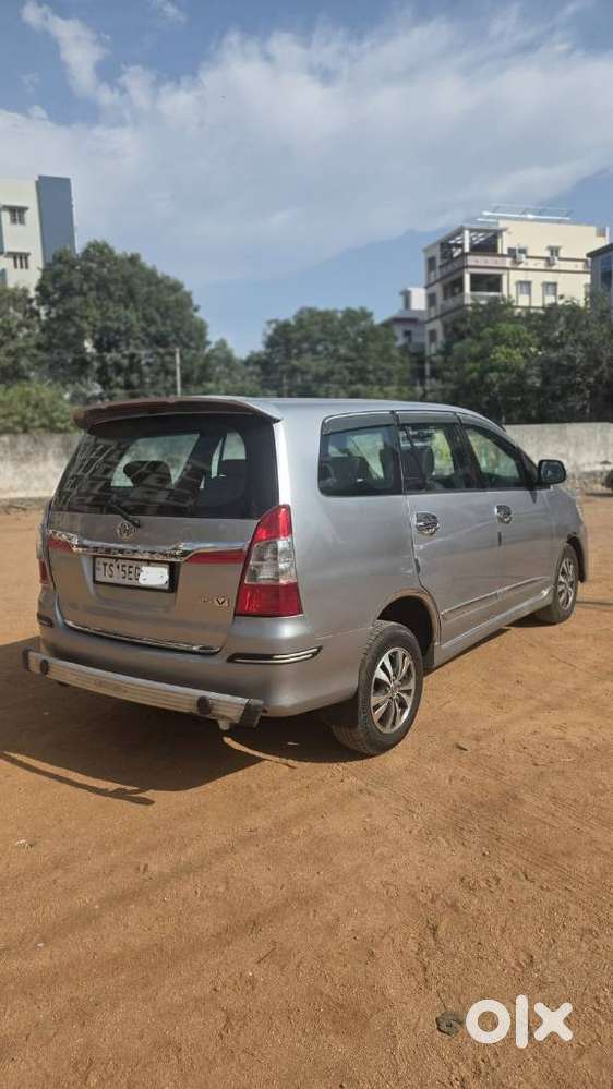 Toyota Innova 2.5 V Diesel 8-seater, 2015, Diesel