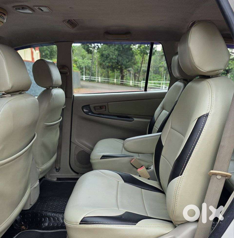 Toyota Innova 2009-2011 2.5 Gx 7 Str, 2010, Diesel