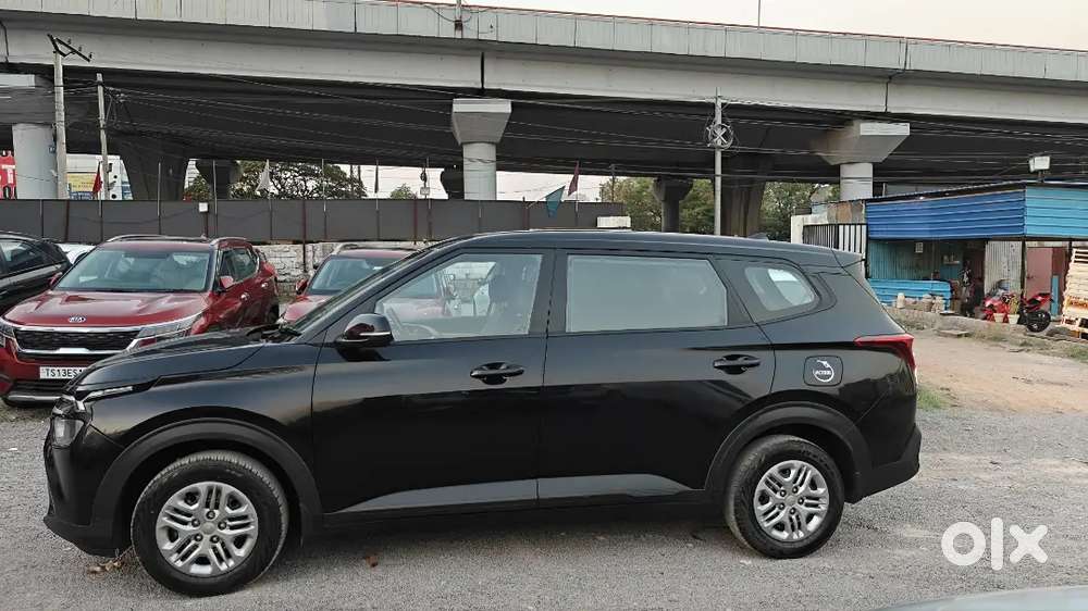 Kia Carens 2024 Petrol Well Maintained