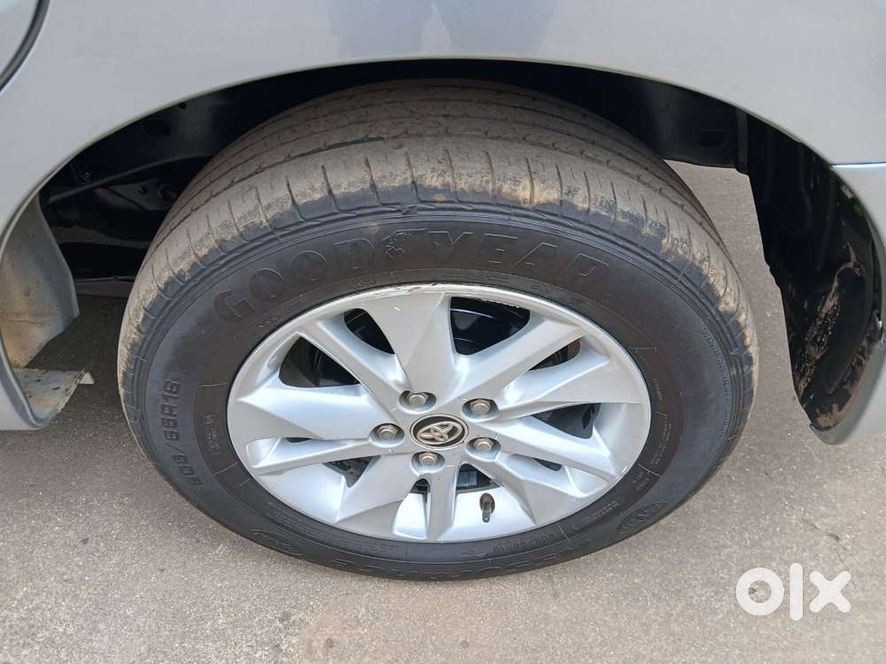 Toyota Innova Crysta 2.8 Gx At 8 Seater, 2017, Diesel