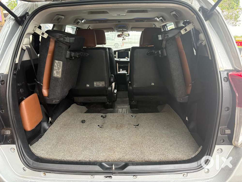 Toyota Innova Crysta 2.8 Zx At 7 Seater, 2017, Diesel