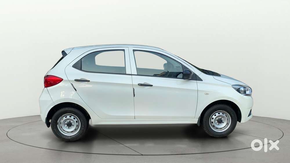 Tata Tiago Xe, 2017, Petrol