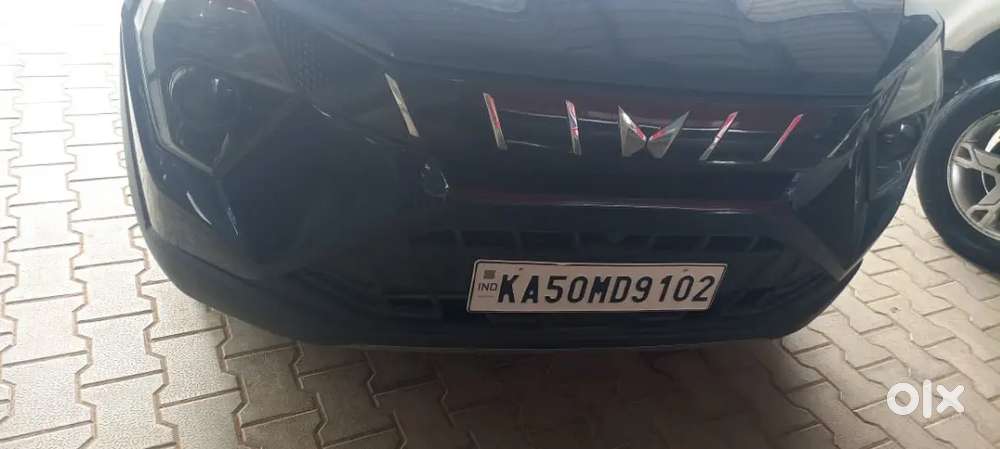 Mahindra Xuv 3xo Ax5l Mt - 2025 Petrol 1726 Km Driven