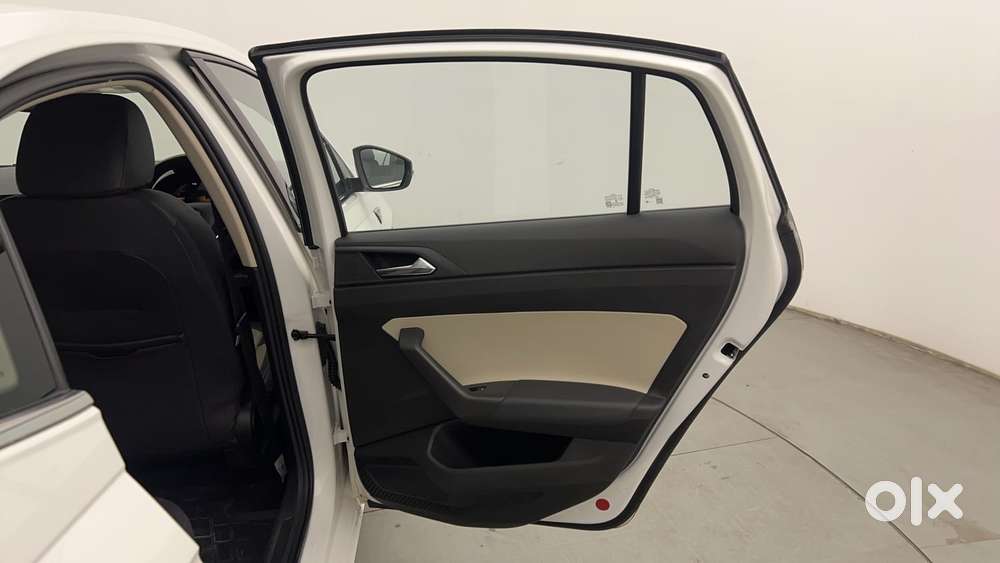 Skoda Slavia Style 1.0l Tsi Mt, 2023, Petrol