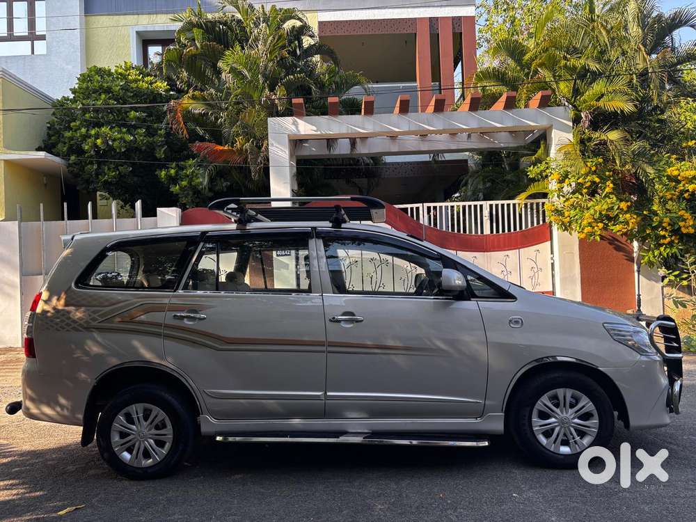 Toyota Innova 2.5 Gx (diesel) 8 Seater Bs Iv, 2015, Diesel