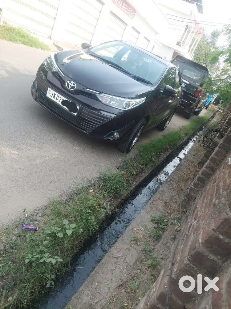 Toyota Yaris 1.5 Petrol 2018 Full Top 16.5 Lakh On Road