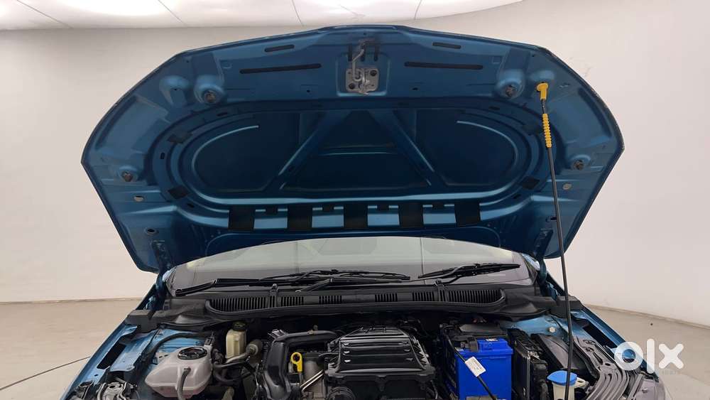 Skoda Slavia Ambition 1.0l Tsi At, 2022, Petrol