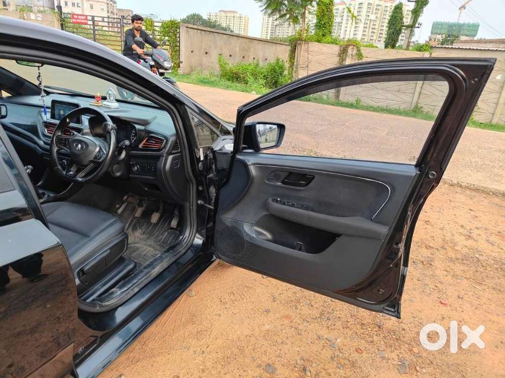 Tata Altroz 1.2 Xz Plus Dark Edition, 2023, Petrol