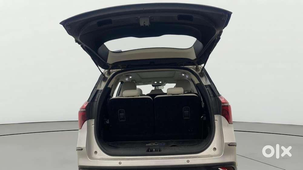 Mahindra Xuv700 2.0 Ax 7 Petrol At Luxury Pack Str, 2022, Petrol