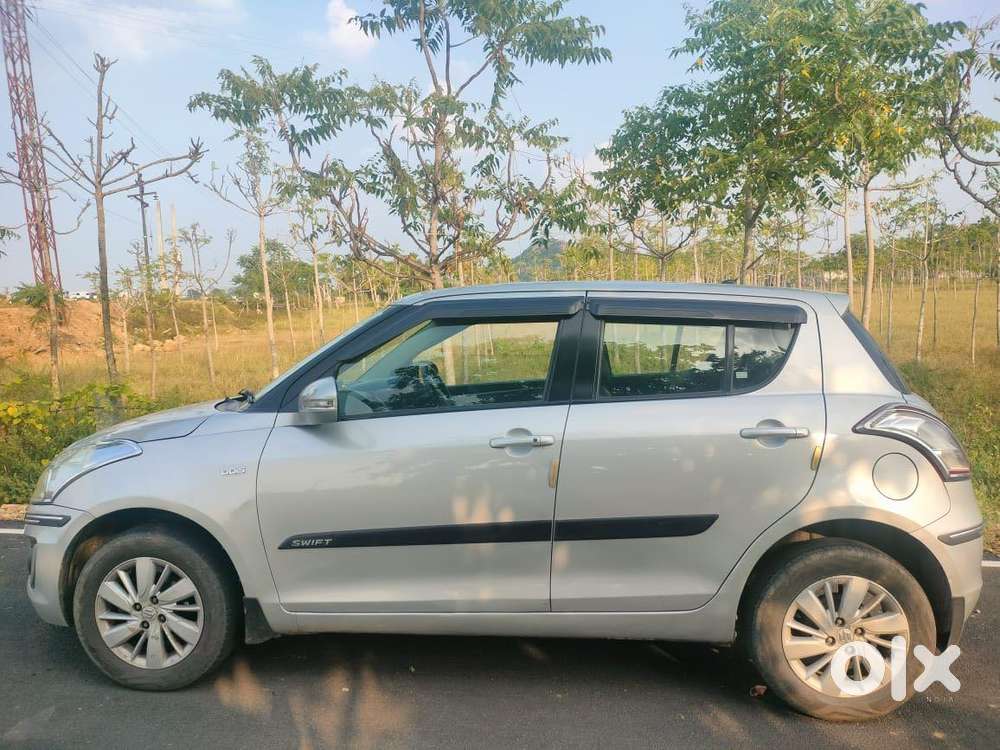 Maruti Suzuki Swift Zdi Plus, 2015, Diesel