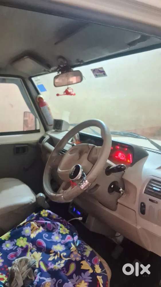 Bolero 9seater 2018model 100000km Driven