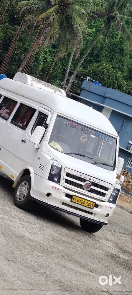 Force Motors Trax Cruiser 2011