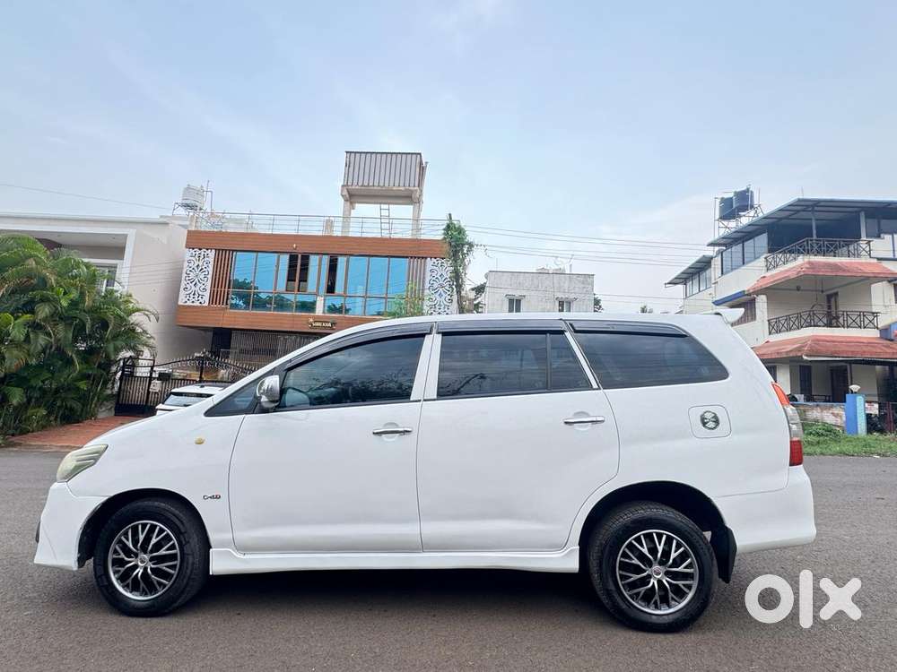 Toyota Innova 2.5 G (diesel) 8 Seater, 2006, Diesel