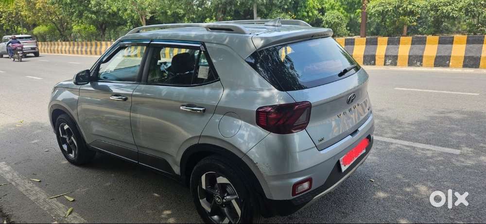 Hyundai Venue Top Model Well Maintained