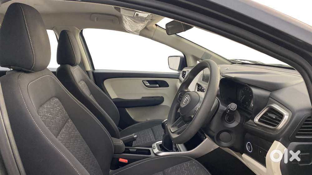 Tata Altroz Xz, 2022, Petrol