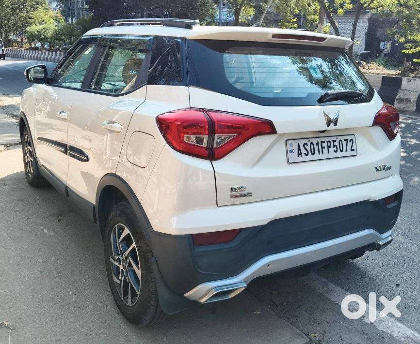 Mahindra Xuv300 1.2 W8 (o) Amt Petrol, 2023, Petrol