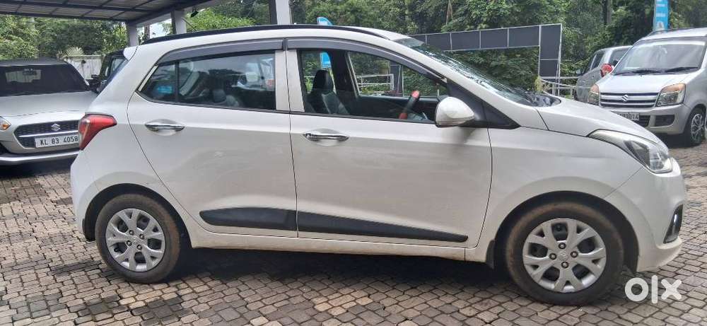 Hyundai Grand I10 Sportz, 2014, Petrol