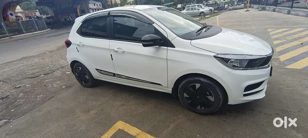 Tata Tiago 1.2 Revotron Xt (o) 2025 Model
