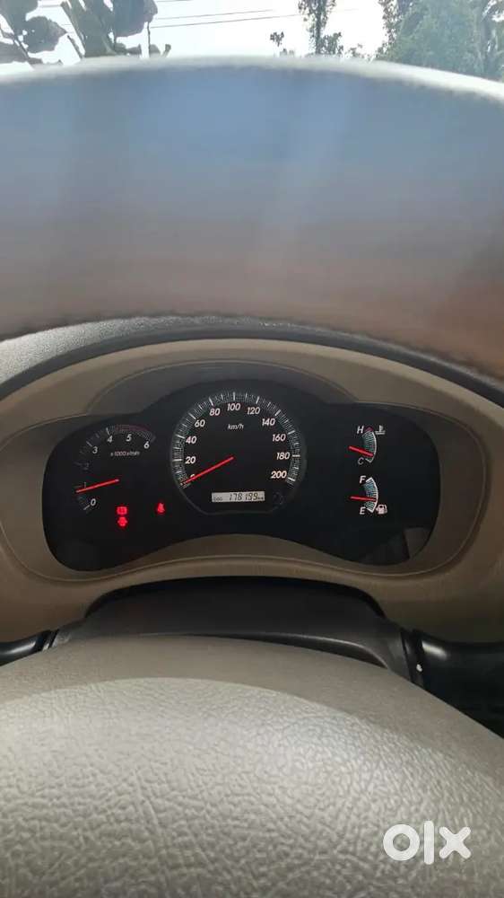 Toyota Innova 2.5 G 2014