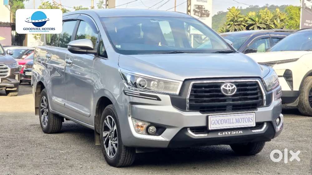 Toyota Innova Crysta [2020-ongoing] 2.4 Vx 8 Str, 2025, Diesel