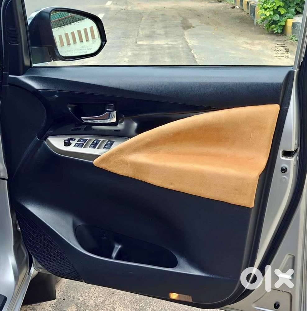 Toyota Innova Crysta 2.8 Zx At 7 Seater, 2017, Diesel