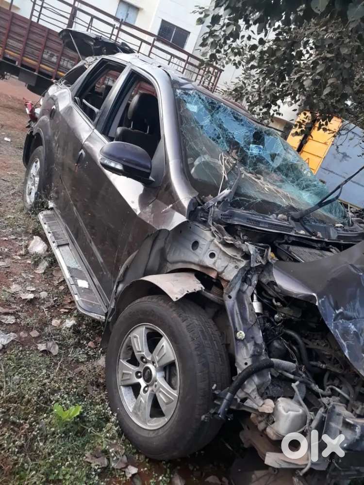 Accidental Mahindra Xuv500