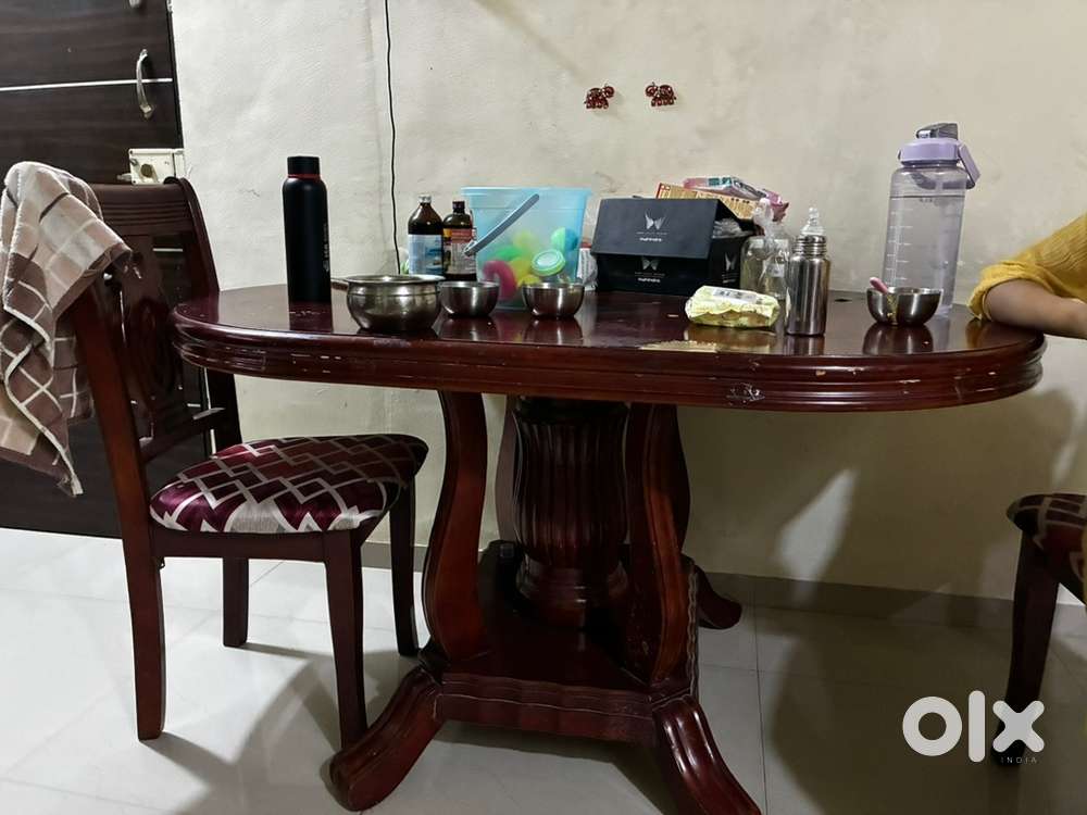 Dining table wigh 4 chairs