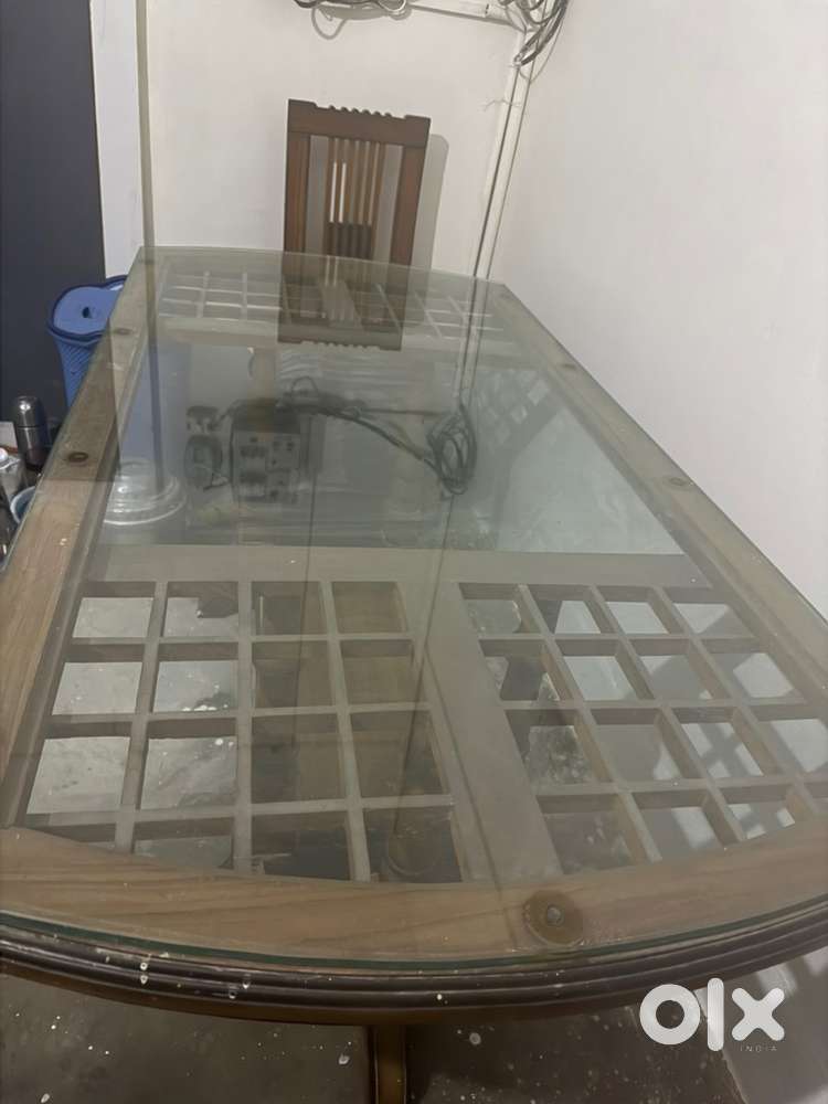 Dining table 6 seater