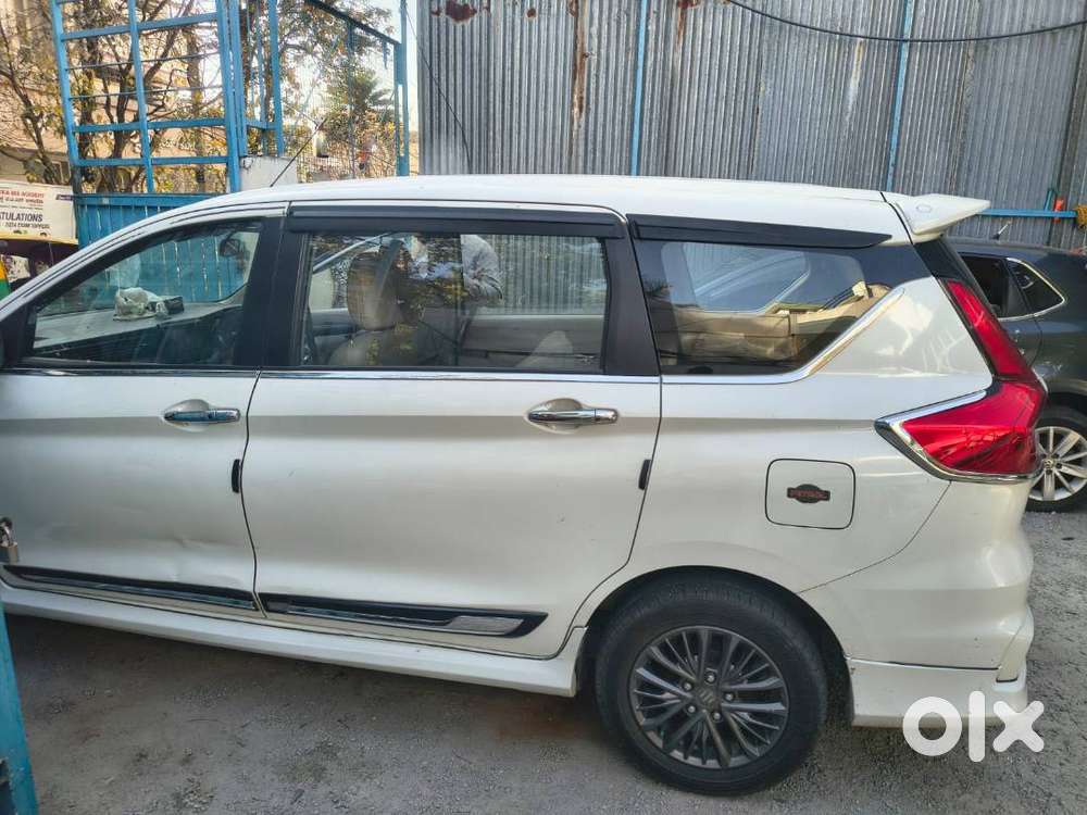 Eritiga Smart High Breed Zxi+ Top End