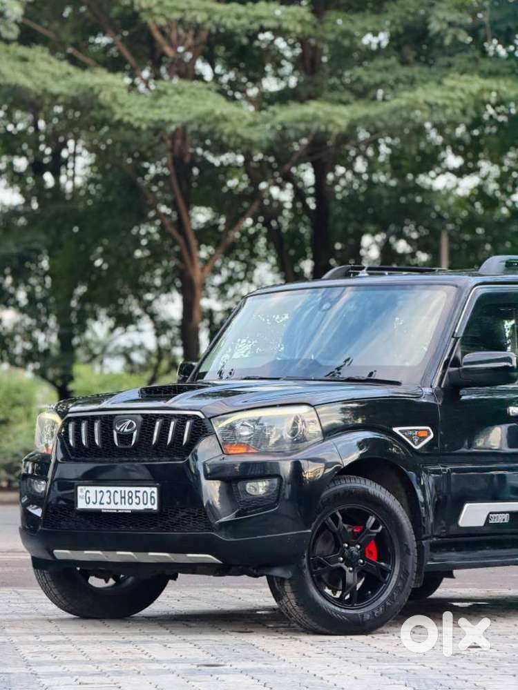 Mahindra Scorpio S10, 2015, Diesel