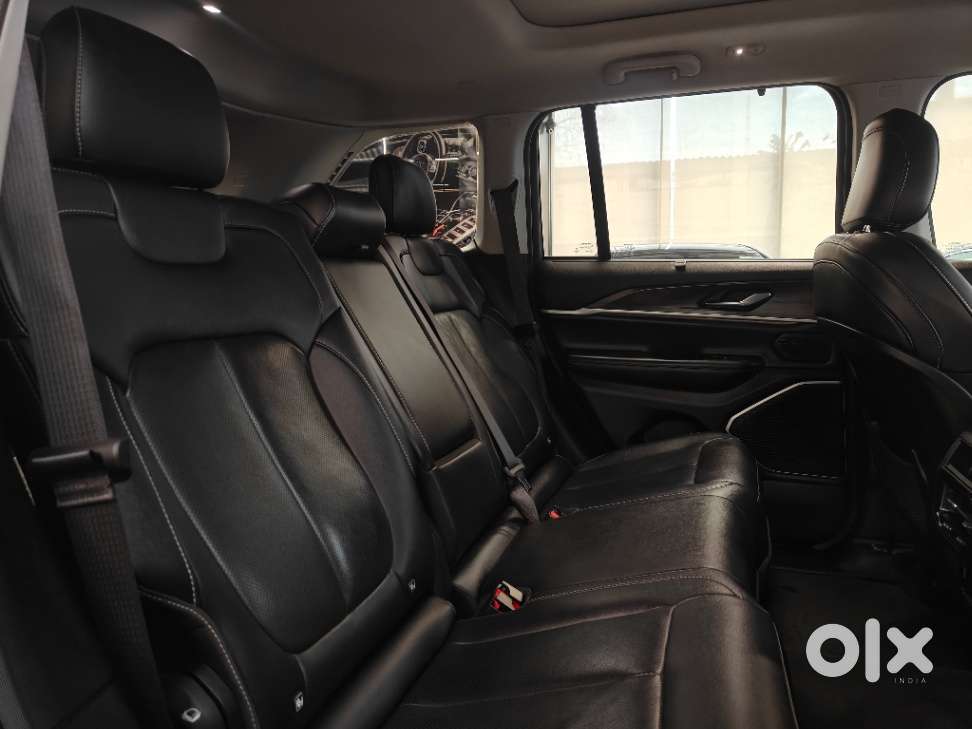 Jeep Grand Cherokee Limited (o) 4x4 At, 2023, Petrol