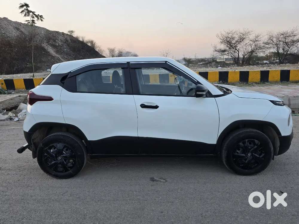 2025 Tata Punch Pure Petrol Manual