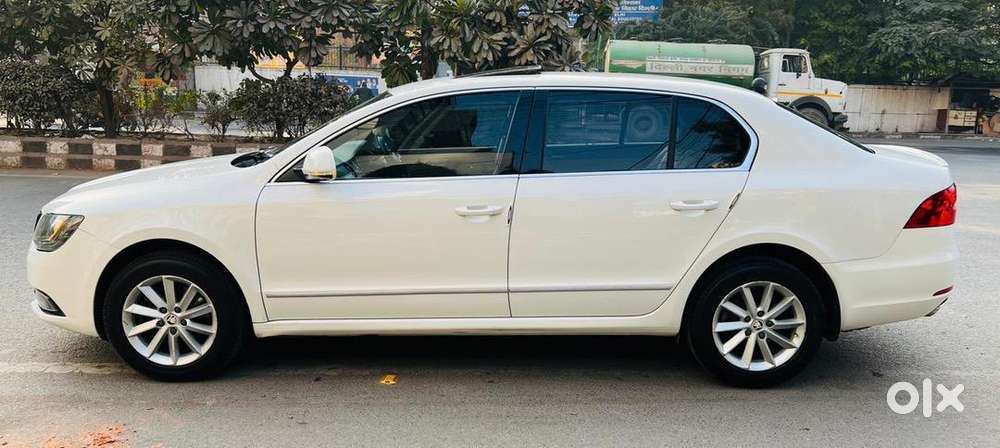 Skoda Superb 2015 Petrol 76000 Km Driven