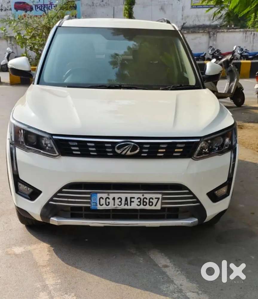 Mahindra Xuv300 2019 Diesel Well Maintained In White Colour