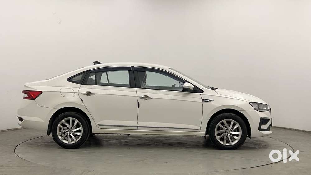 Skoda Slavia Ambition 1.0l Tsi At, 2023, Petrol