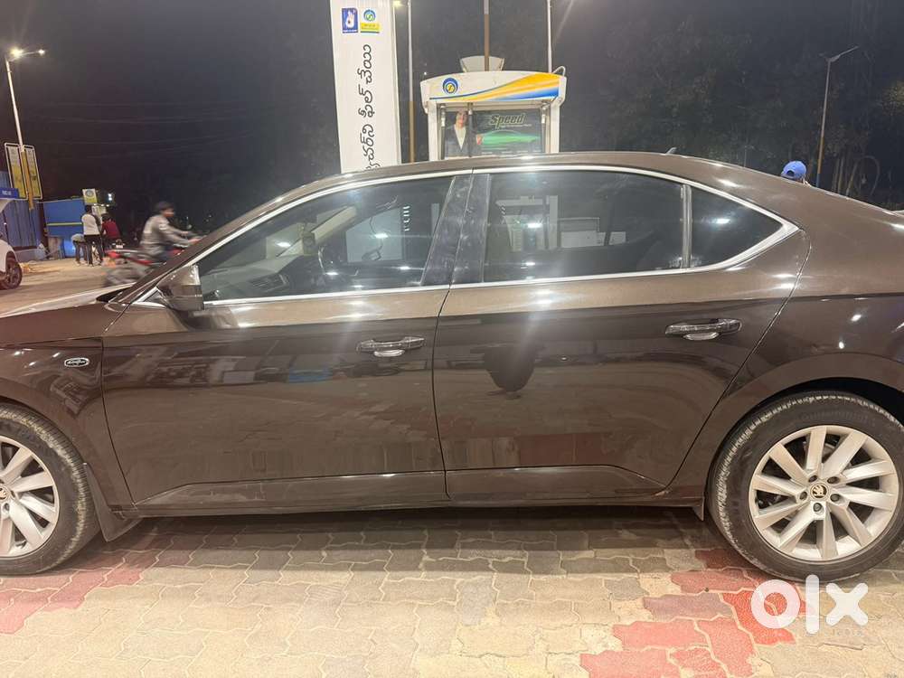 Skoda Superb Automatic Petrol 2017