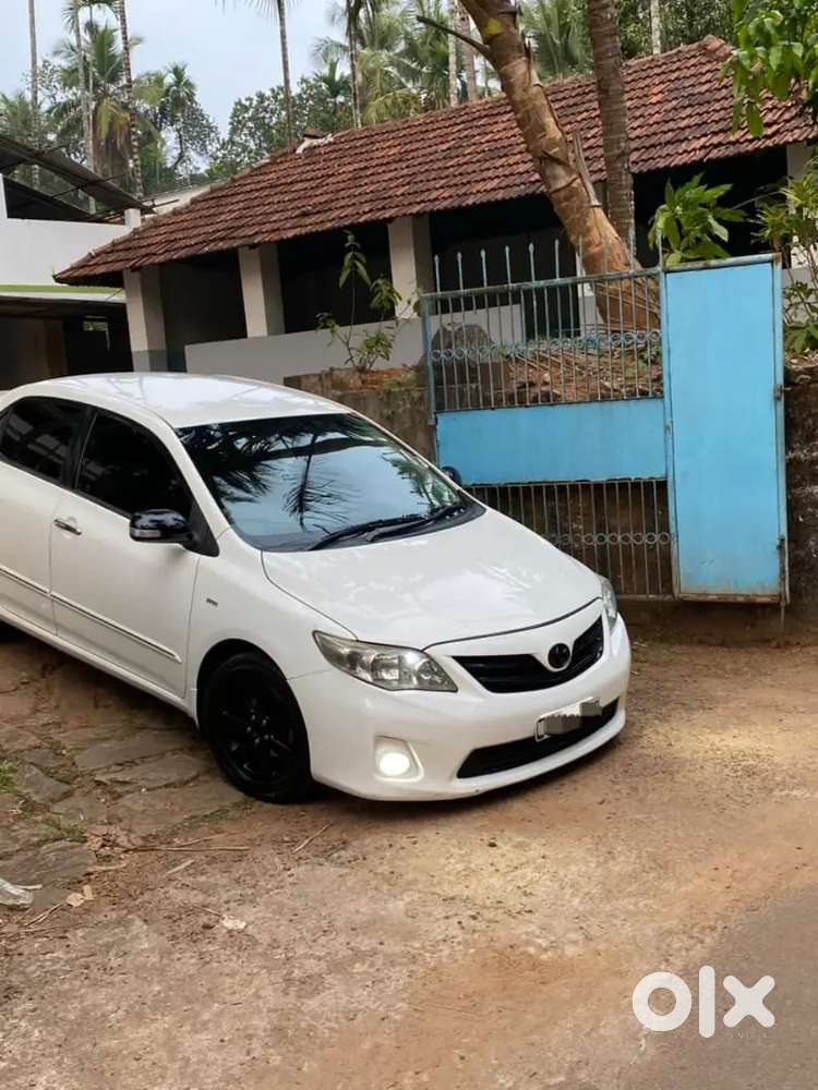 Toyota Corolla Altis 2011 Petrol Well Maintained