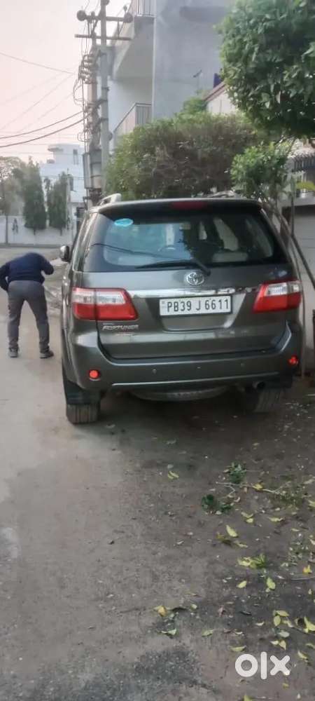 Toyota Fortuner Diesel 2011