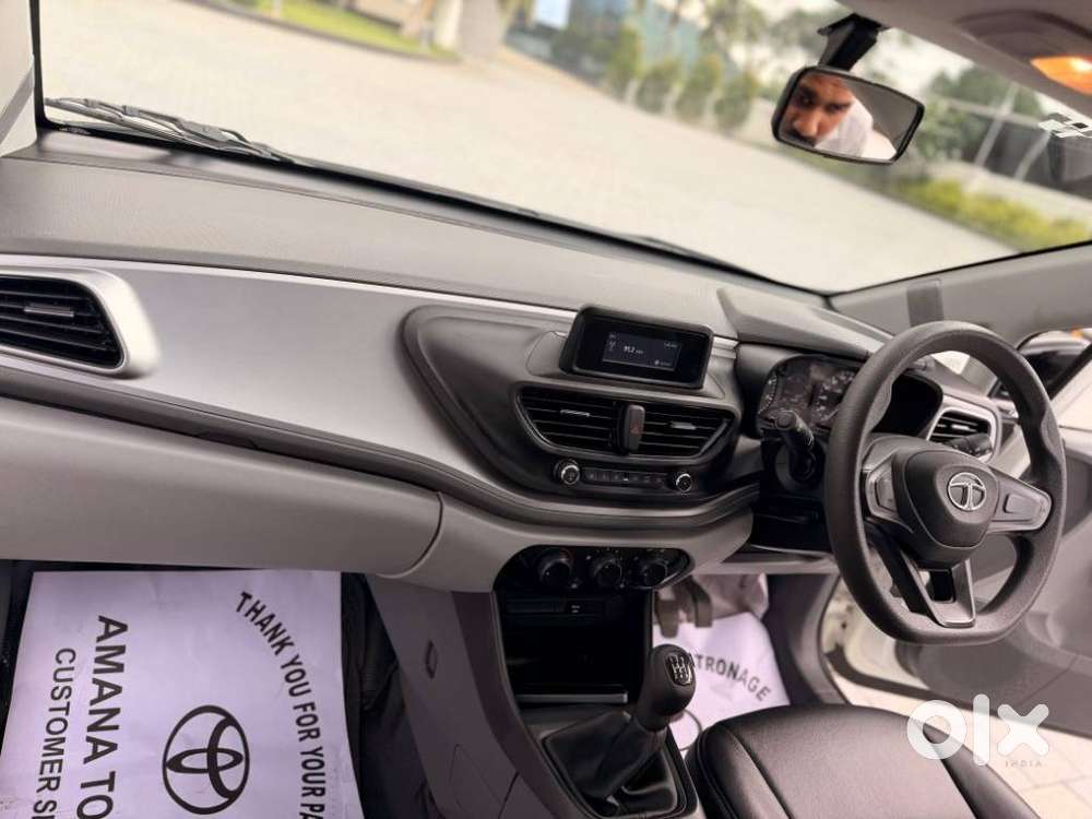 Tata Altroz Xe Petrol, 2021