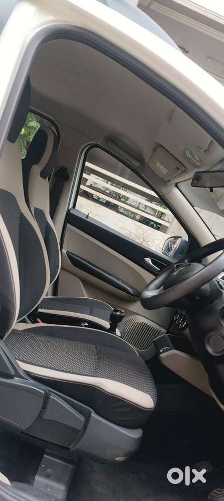 Renault Triber Rxz, 2022, Petrol