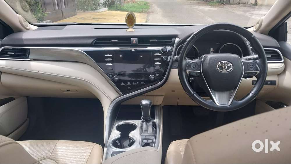 Toyota Camry Hybrid, 2019, Petrol