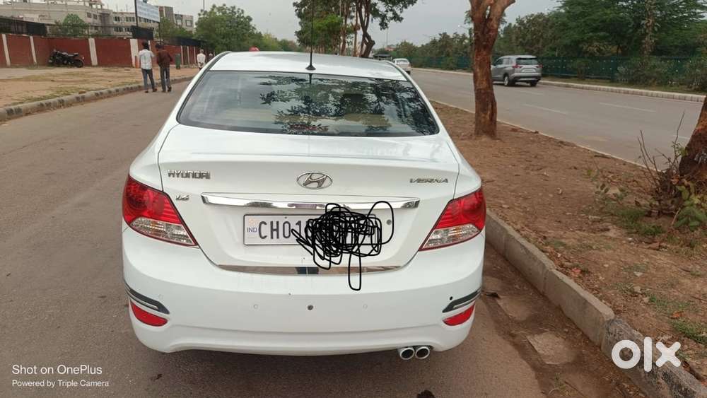 Hyundai Fluidic Verna 2012