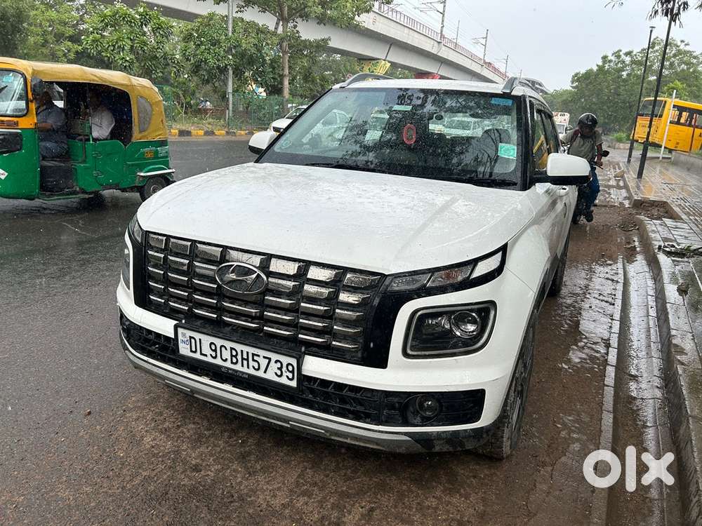 Hyundai Venue Petrol 2025