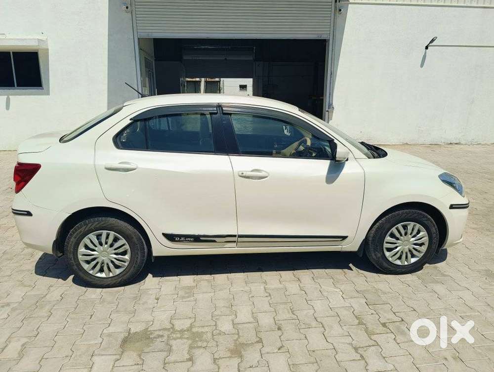 Maruti Suzuki Dzire 1.2 Vxi Amt, 2021, Petrol